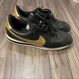Nike Classic Cortez Black/Gold